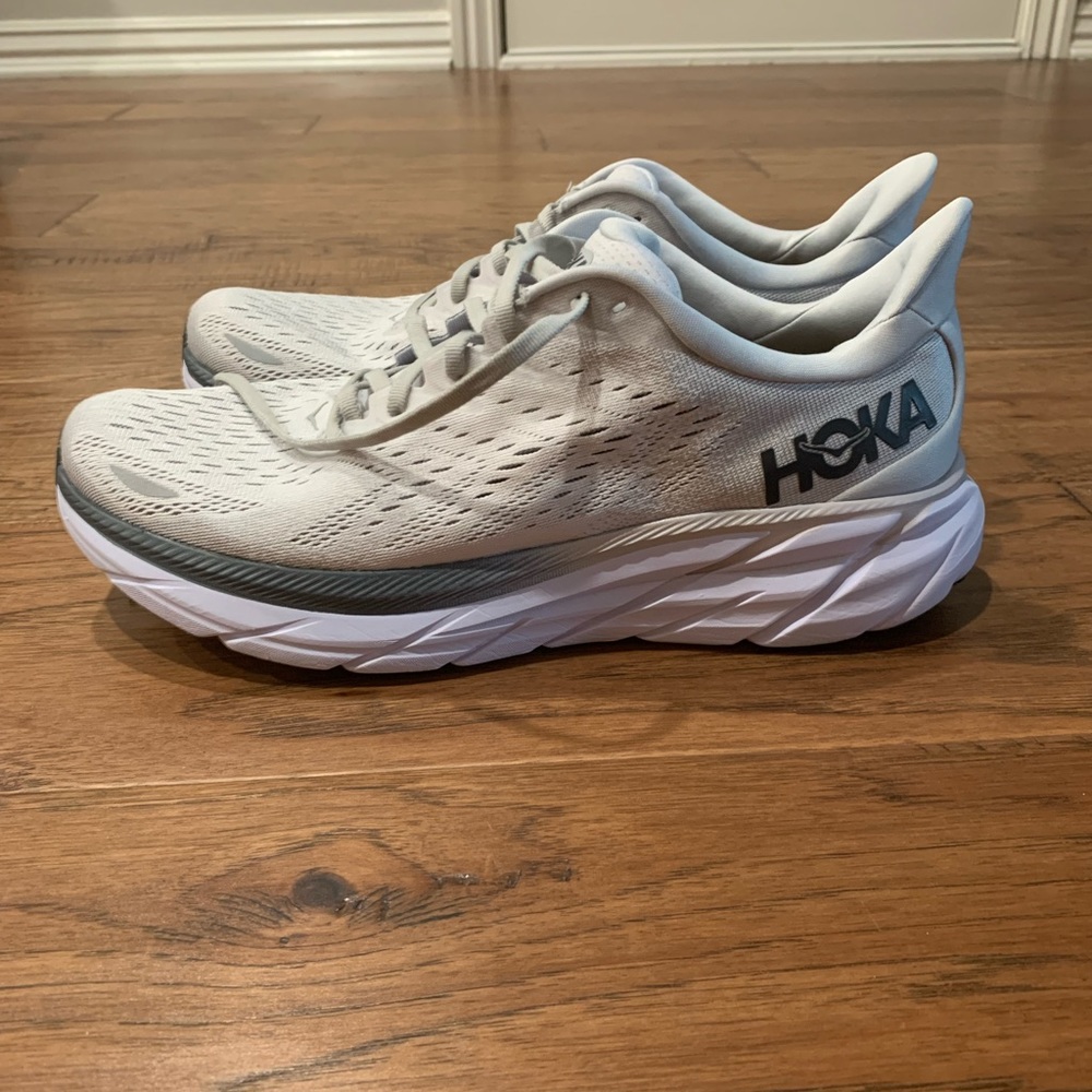 Hoka Clifton 8 size 10.5.